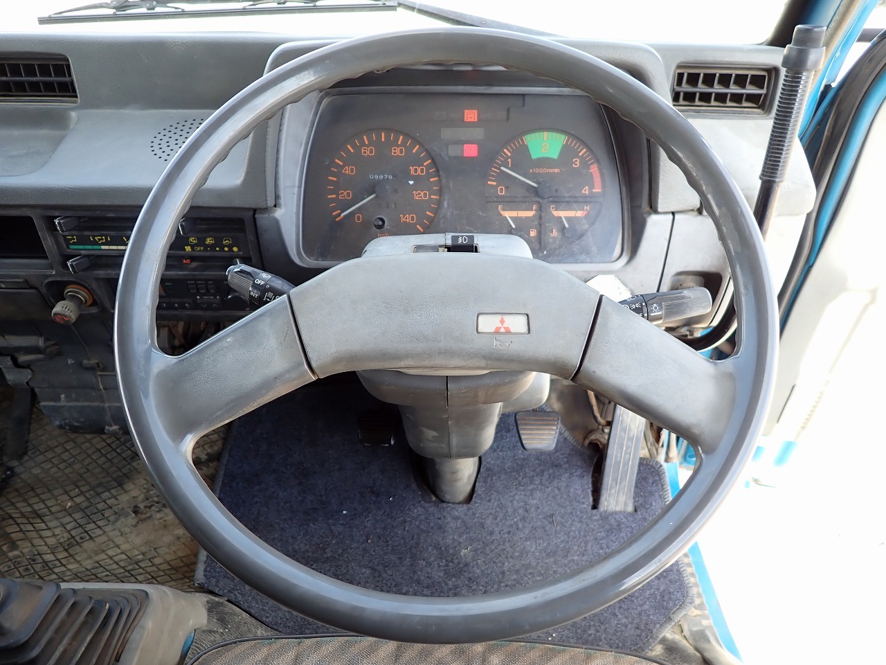 MITSUBISHI Canter