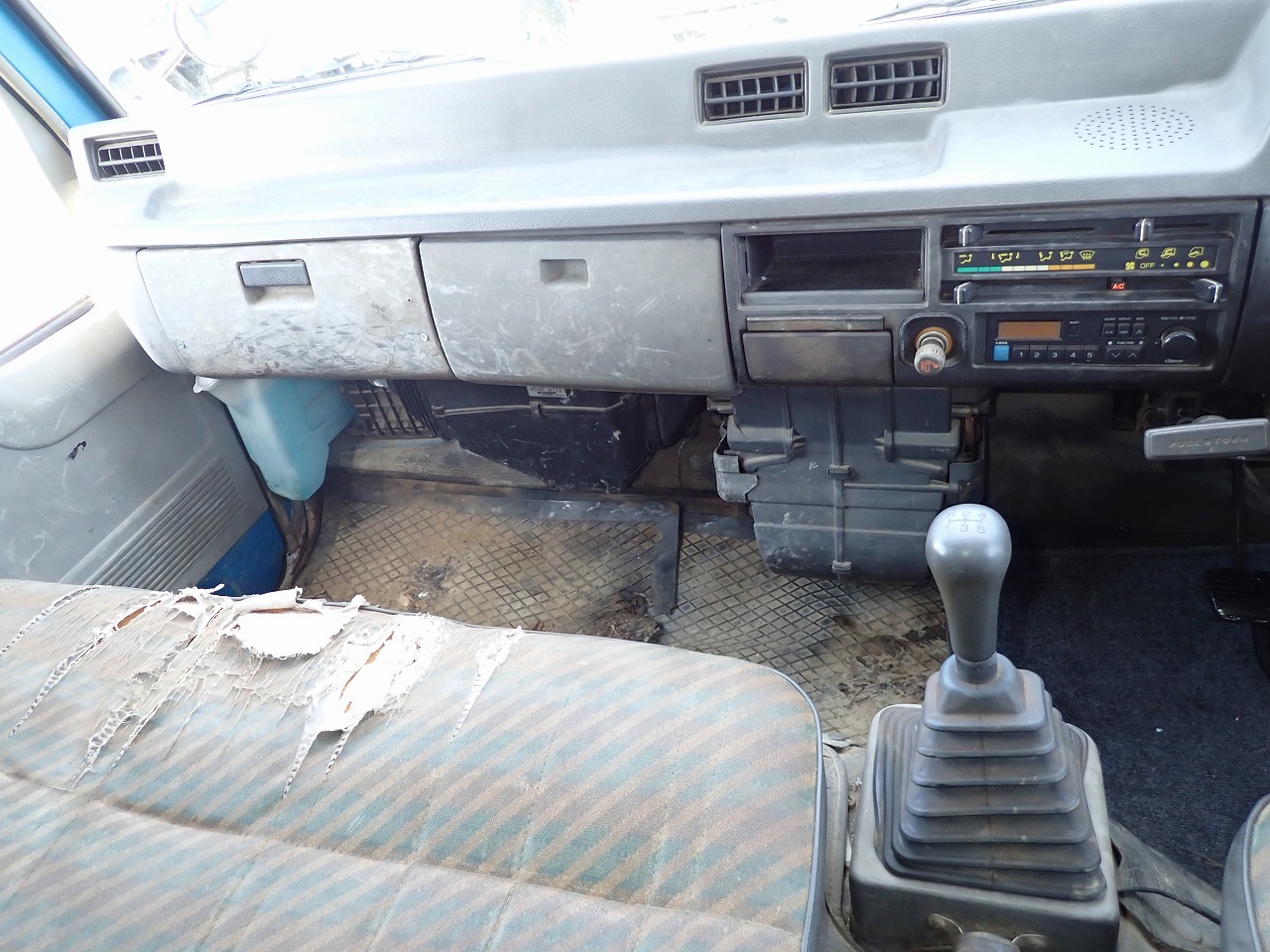 MITSUBISHI Canter