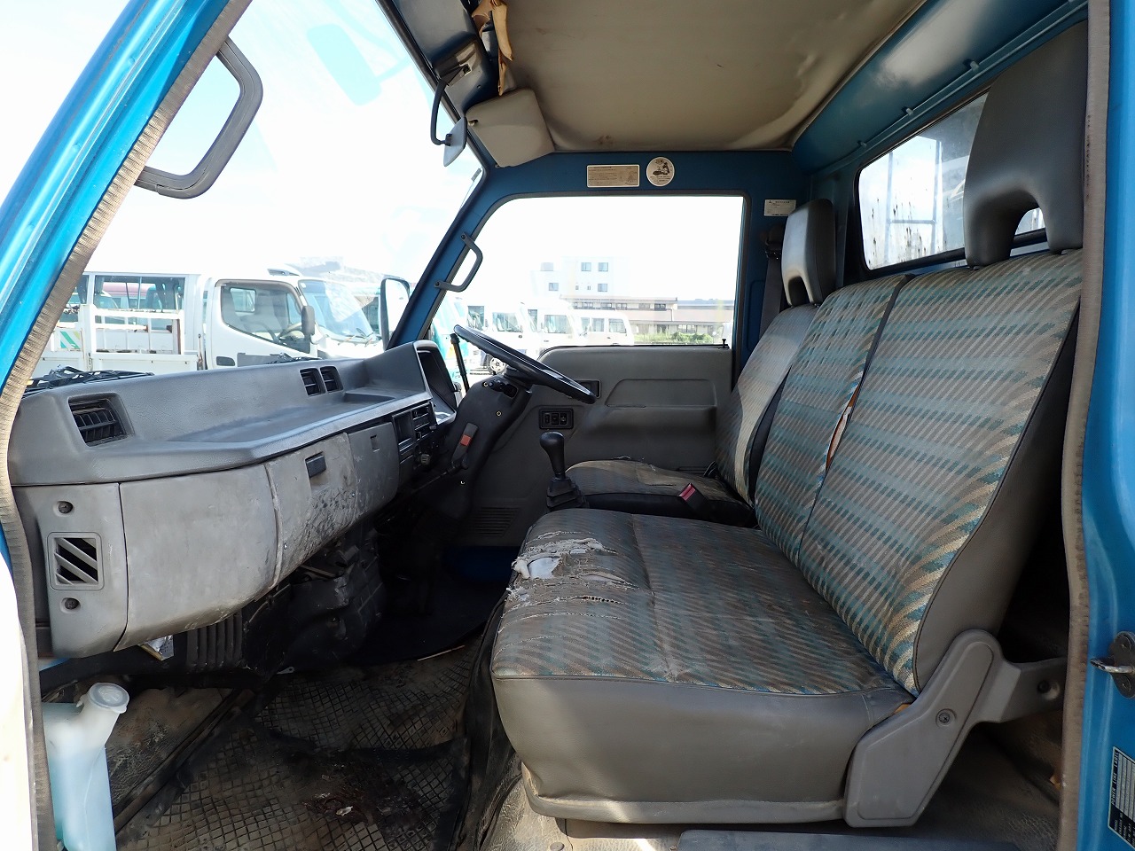 MITSUBISHI Canter