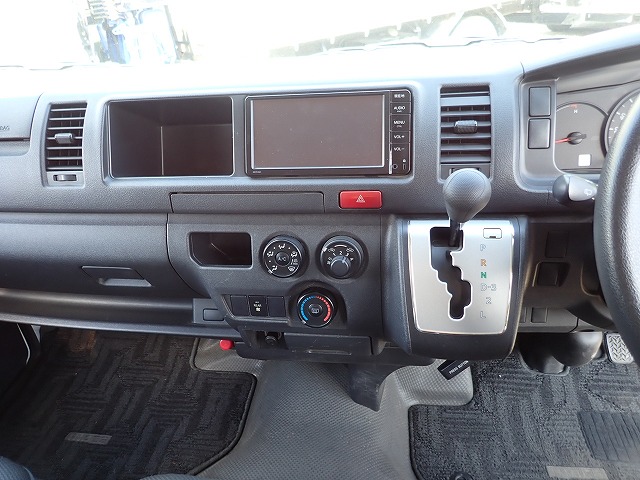 TOYOTA Hiace Wagon
