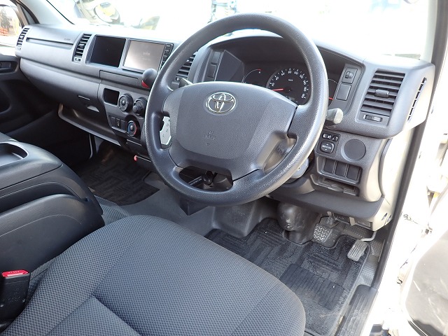 TOYOTA Hiace Wagon