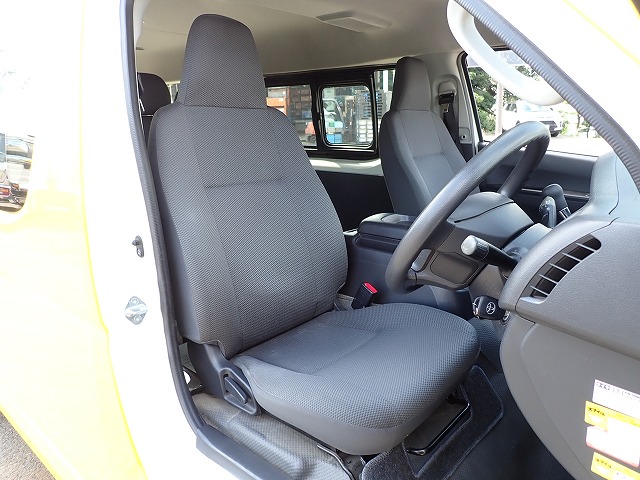 TOYOTA Hiace Wagon