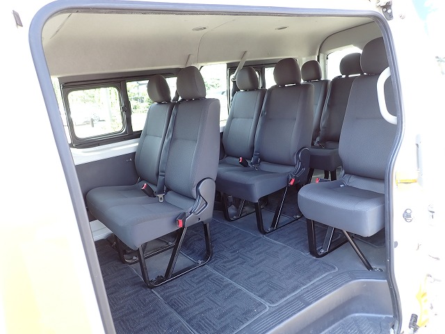 TOYOTA Hiace Wagon