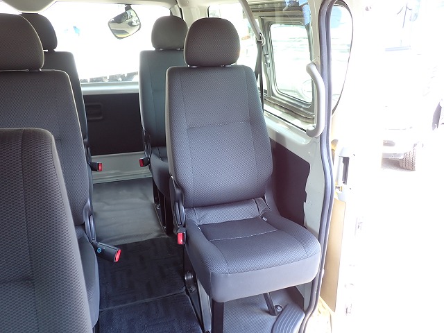 TOYOTA Hiace Wagon