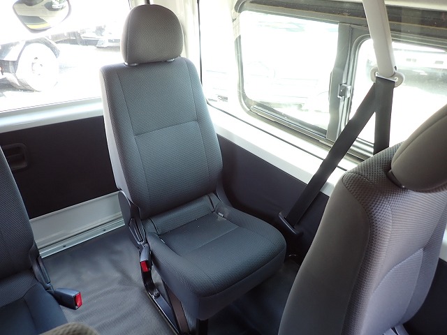 TOYOTA Hiace Wagon