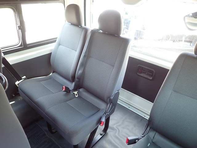 TOYOTA Hiace Wagon