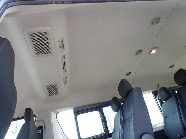 TOYOTA Hiace Wagon