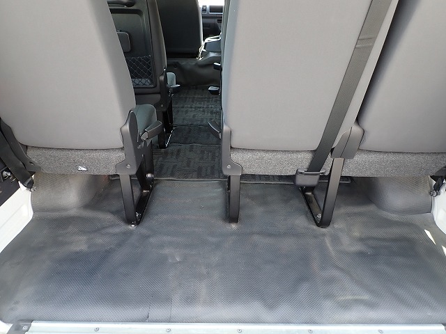 TOYOTA Hiace Wagon