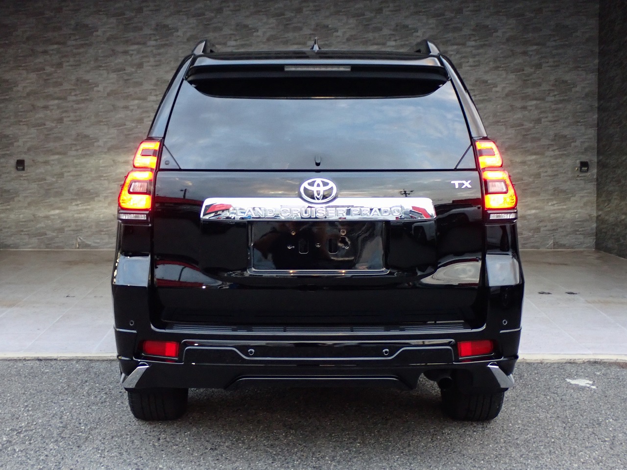 TOYOTA Land Cruiser Prado