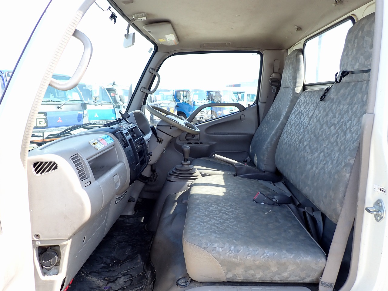 TOYOTA Dyna Truck