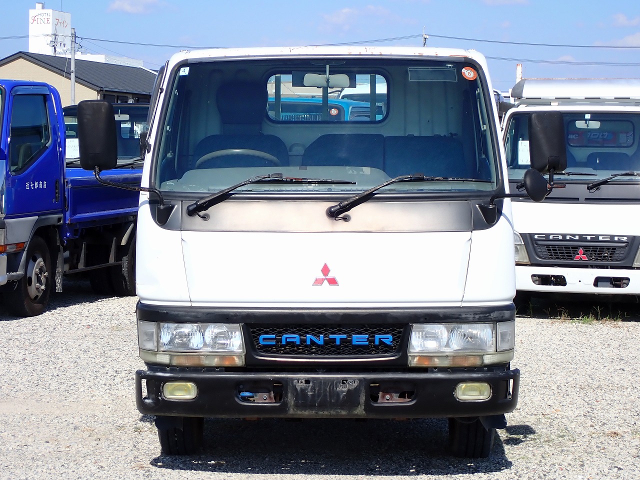 MITSUBISHI Canter