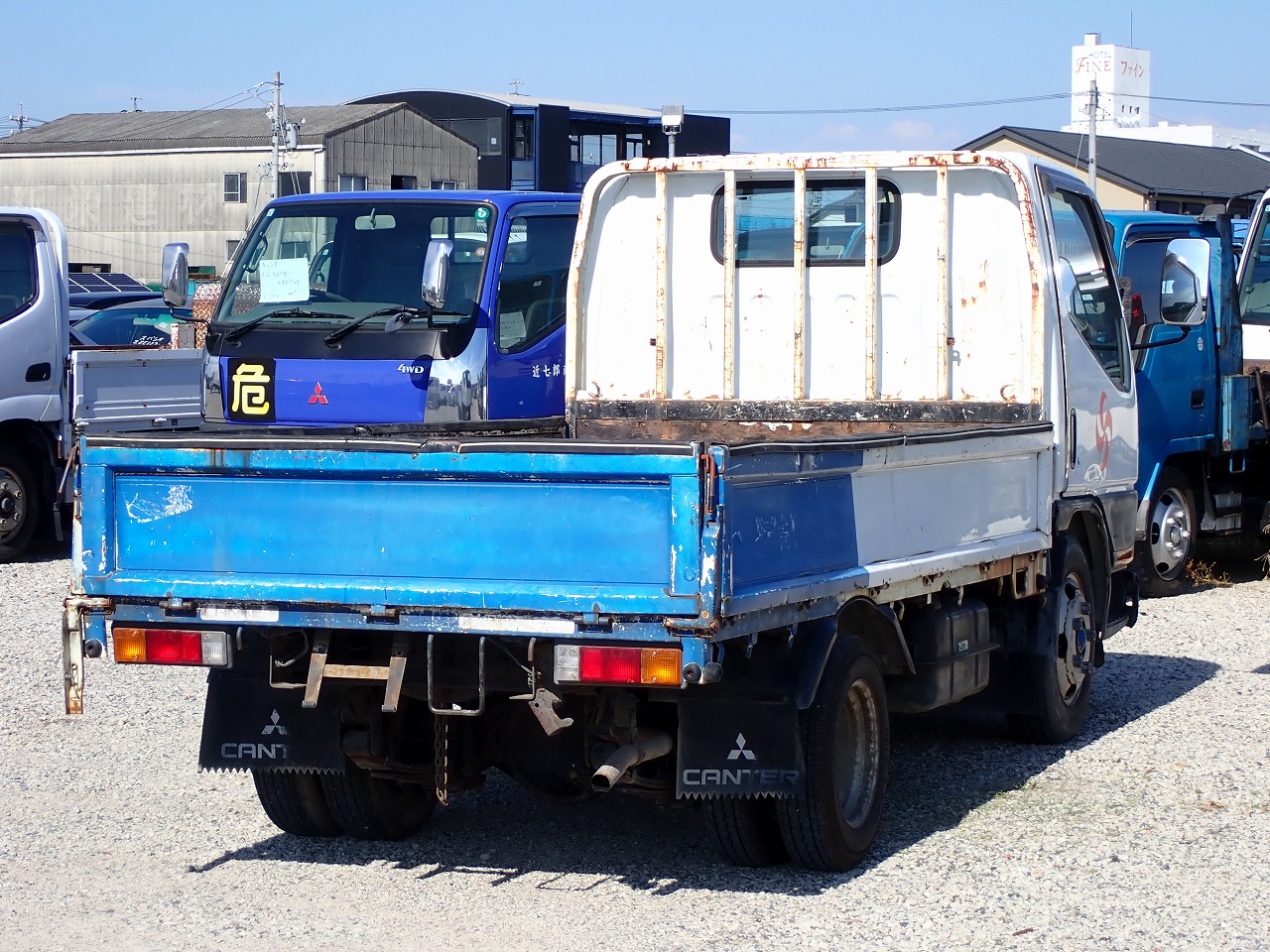 MITSUBISHI Canter