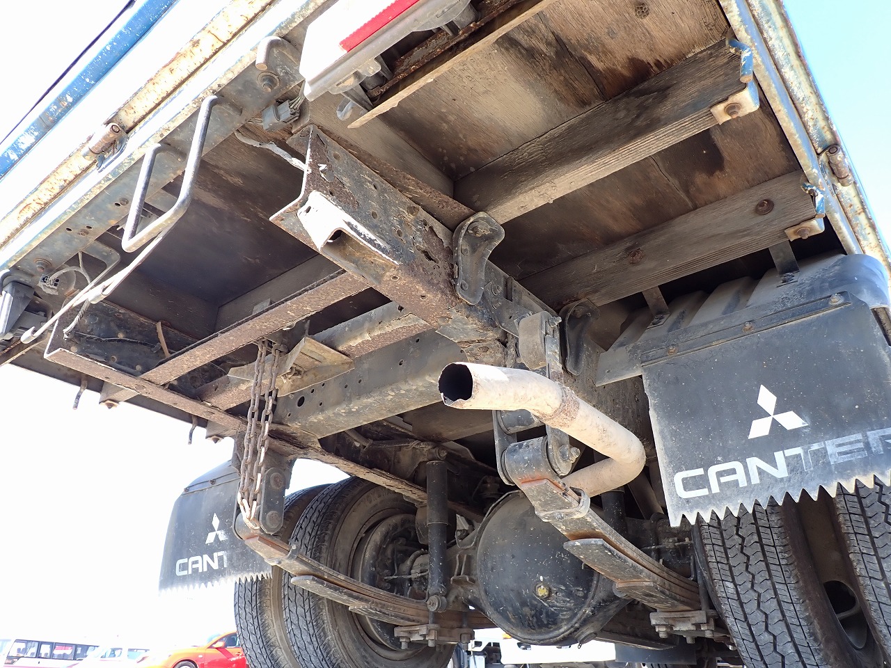 MITSUBISHI Canter