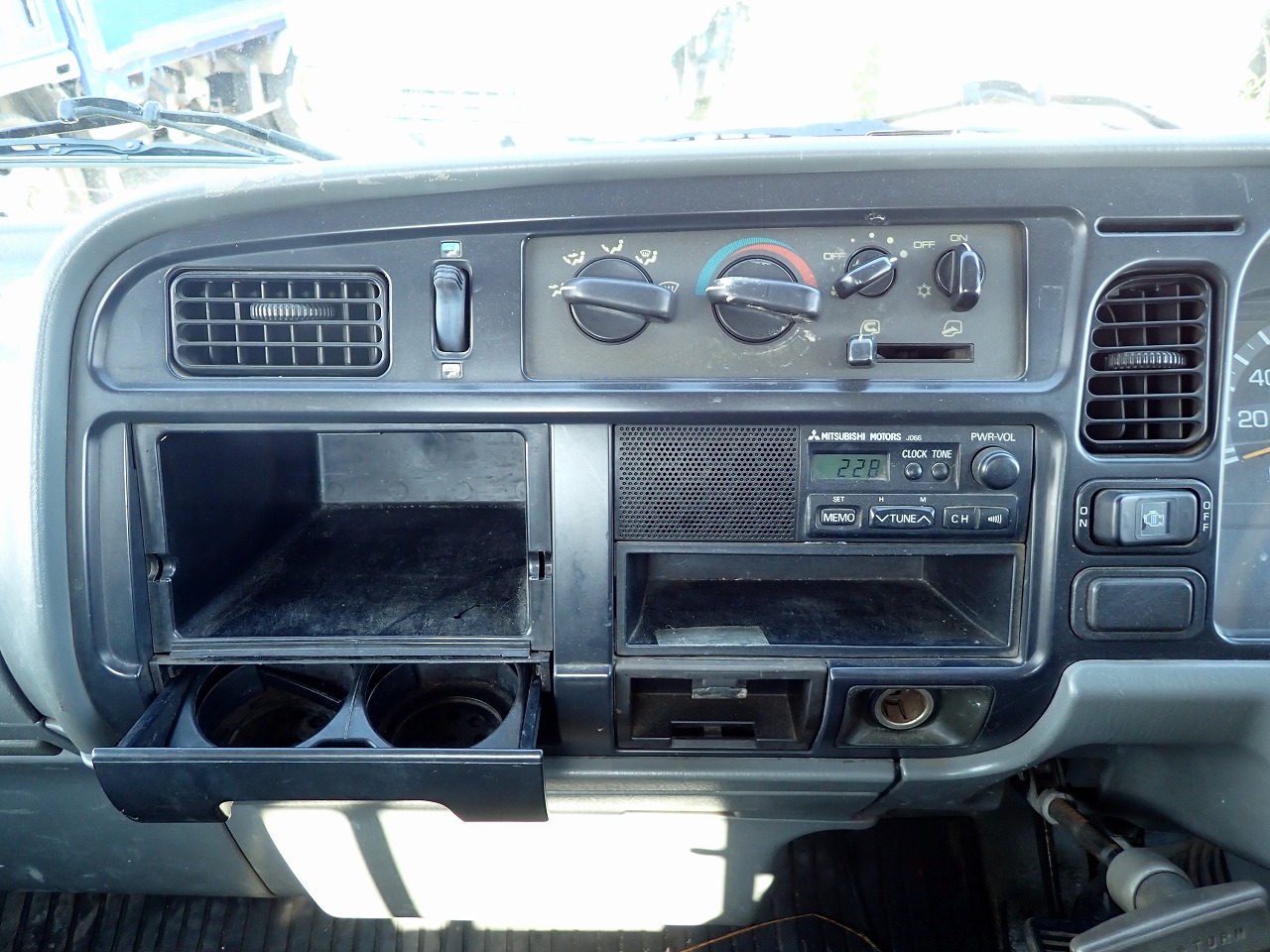 MITSUBISHI Canter