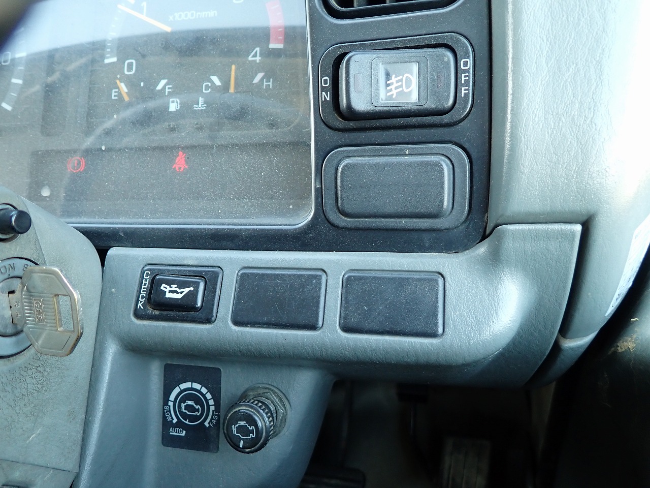 MITSUBISHI Canter