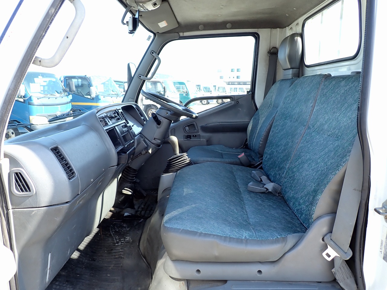 MITSUBISHI Canter