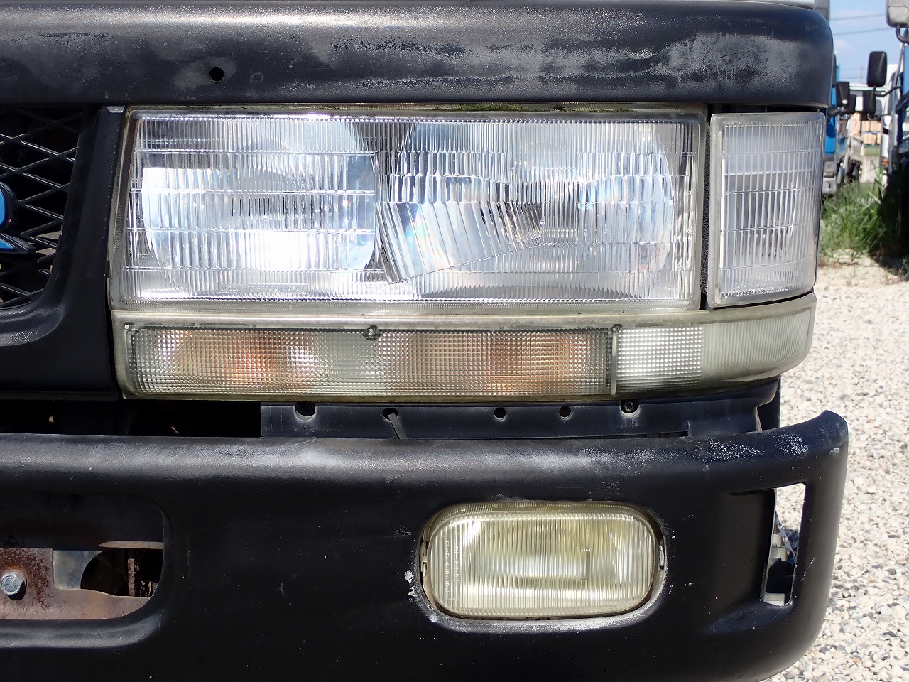 MITSUBISHI Canter