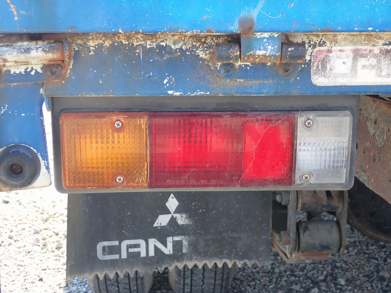 MITSUBISHI Canter