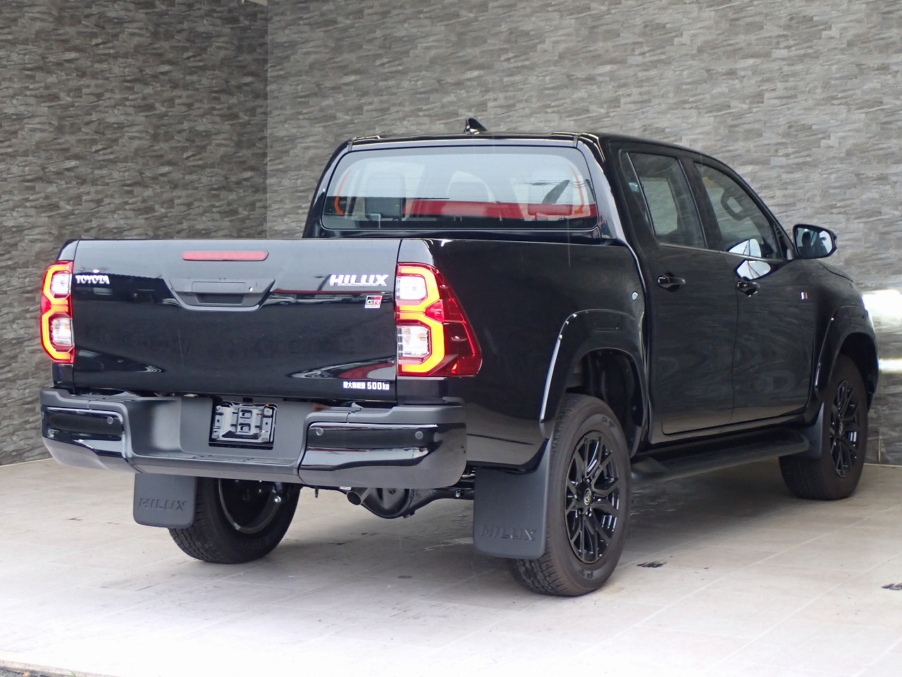 TOYOTA Hilux