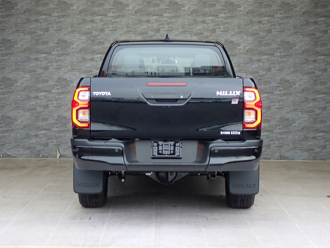 TOYOTA Hilux