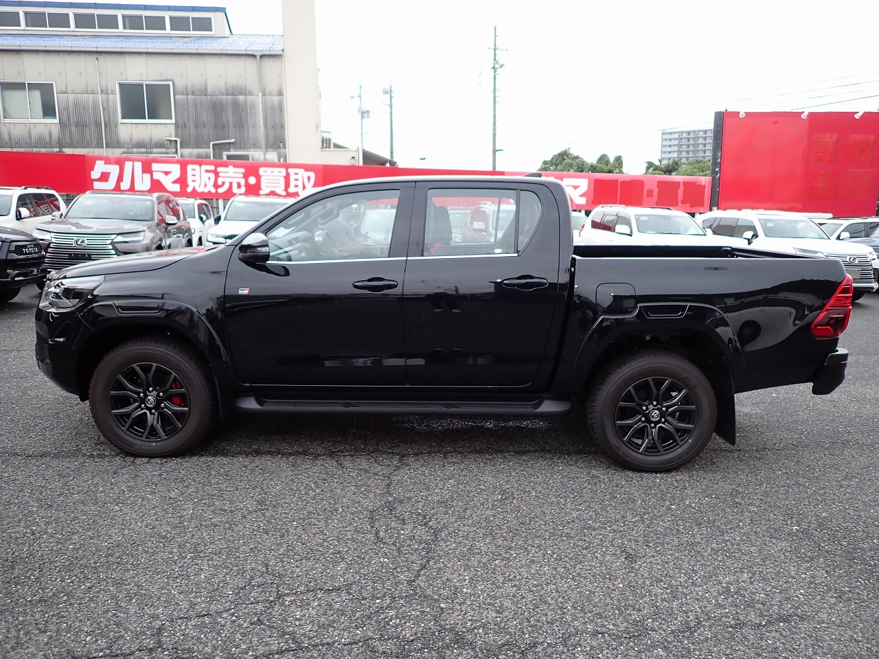 TOYOTA Hilux