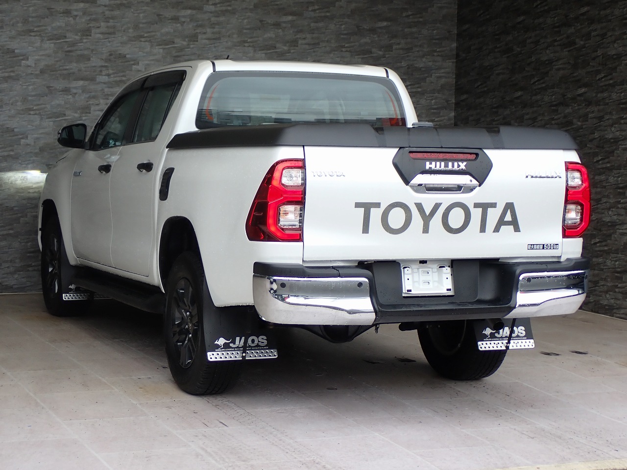 TOYOTA Hilux