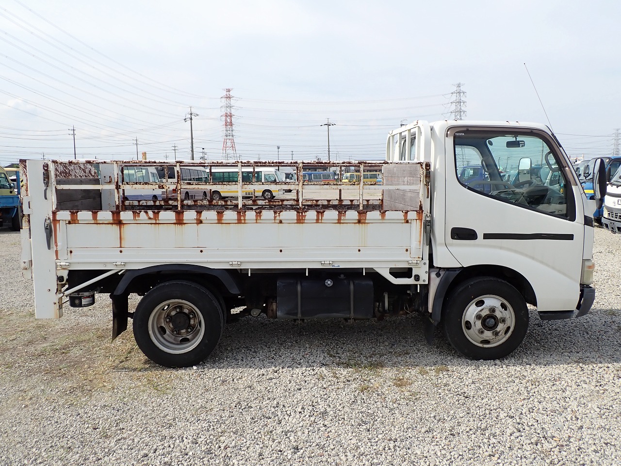 TOYOTA Dyna Truck