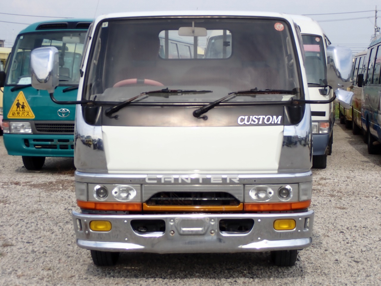 MITSUBISHI Canter
