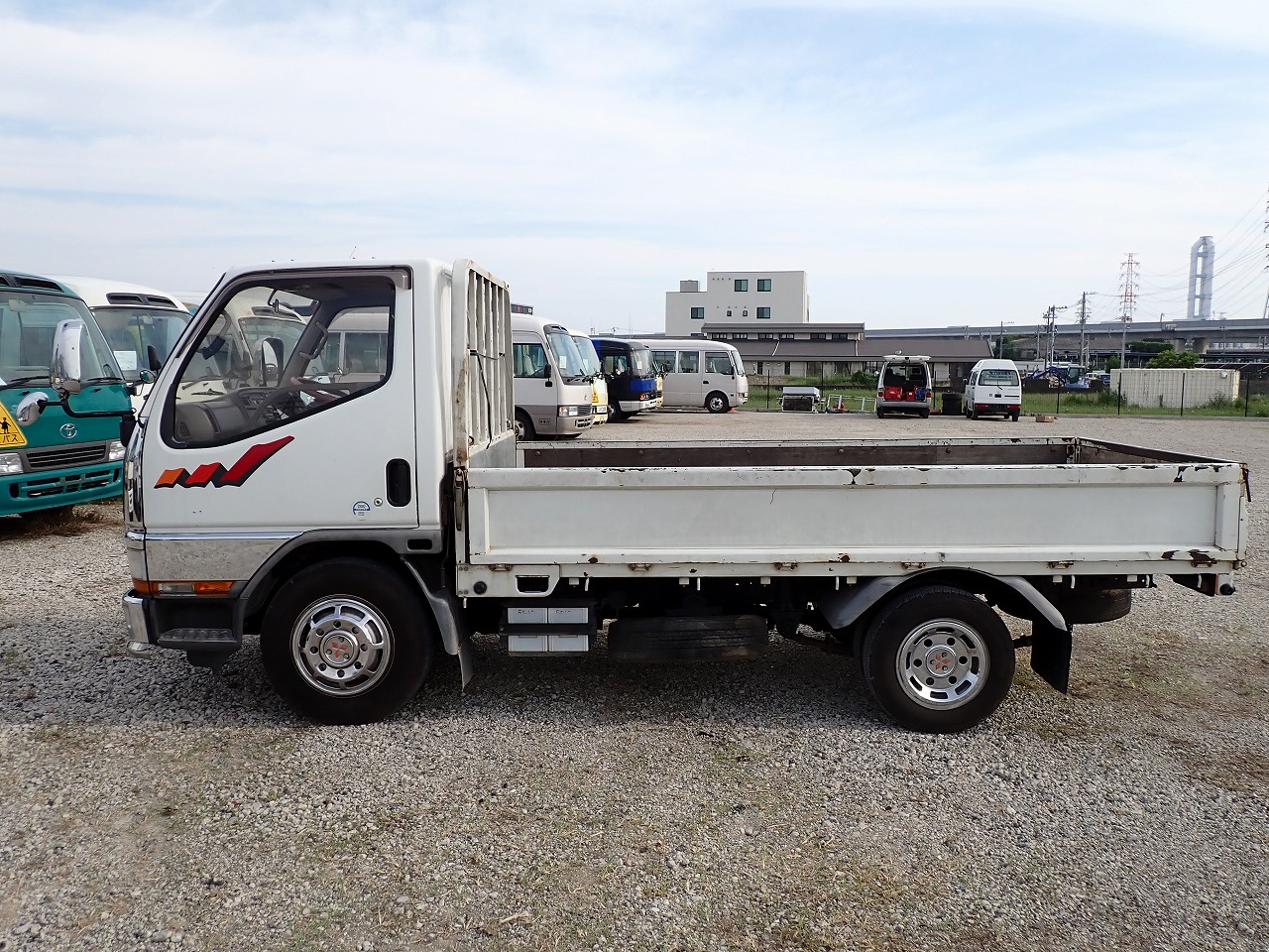 MITSUBISHI Canter