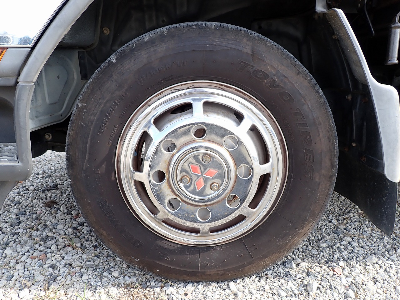 MITSUBISHI Canter