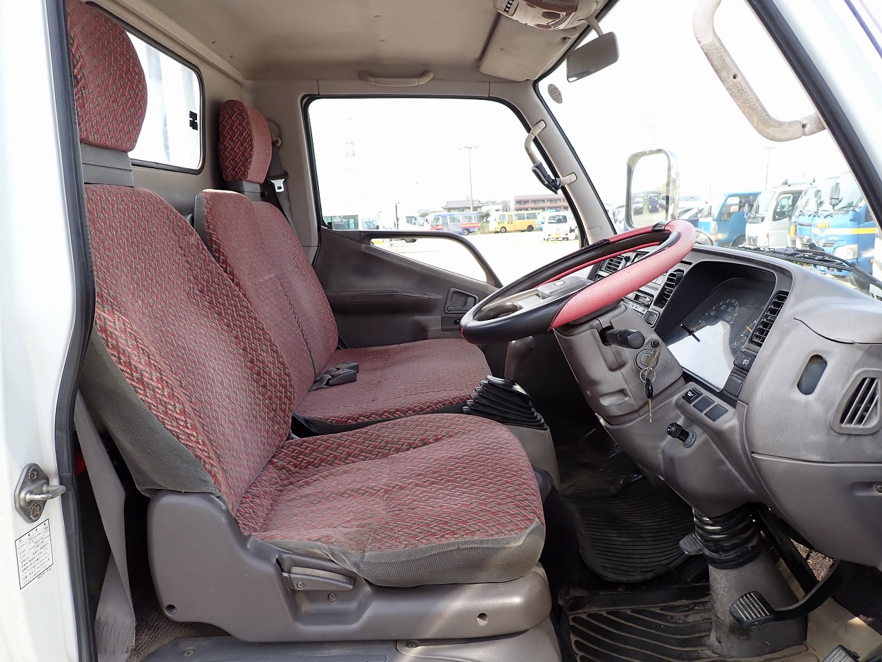 MITSUBISHI Canter