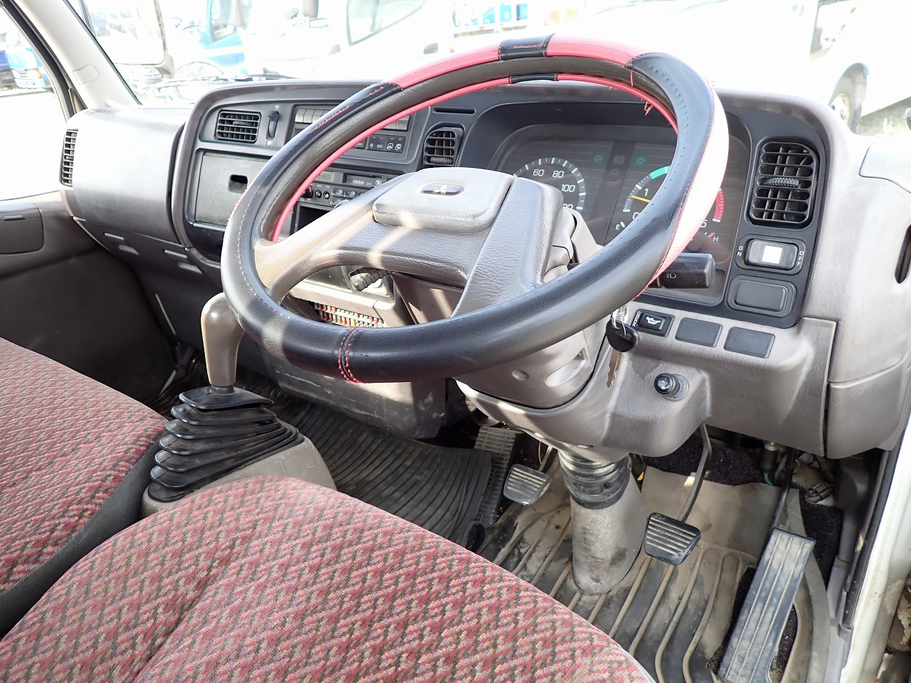 MITSUBISHI Canter