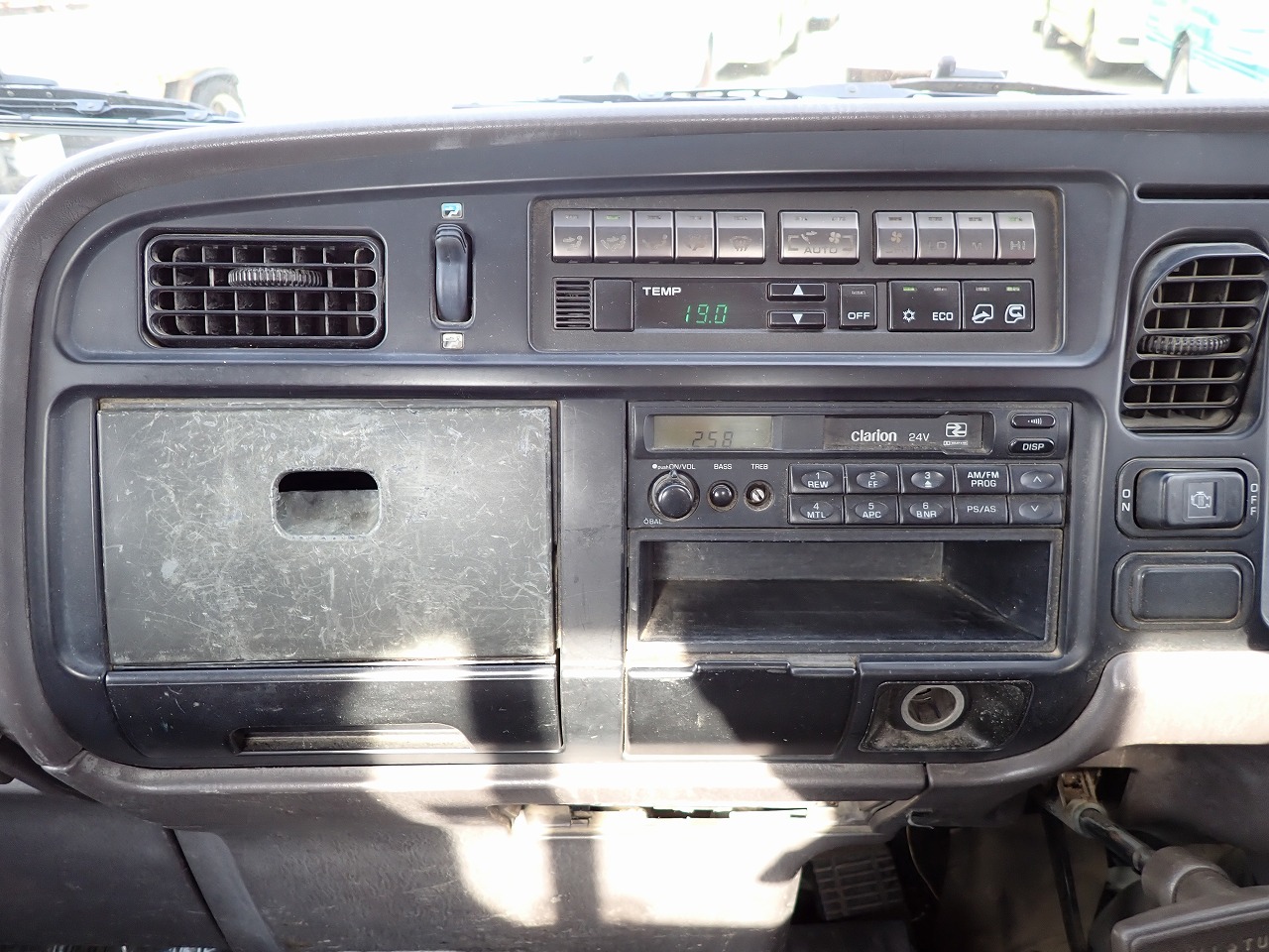 MITSUBISHI Canter