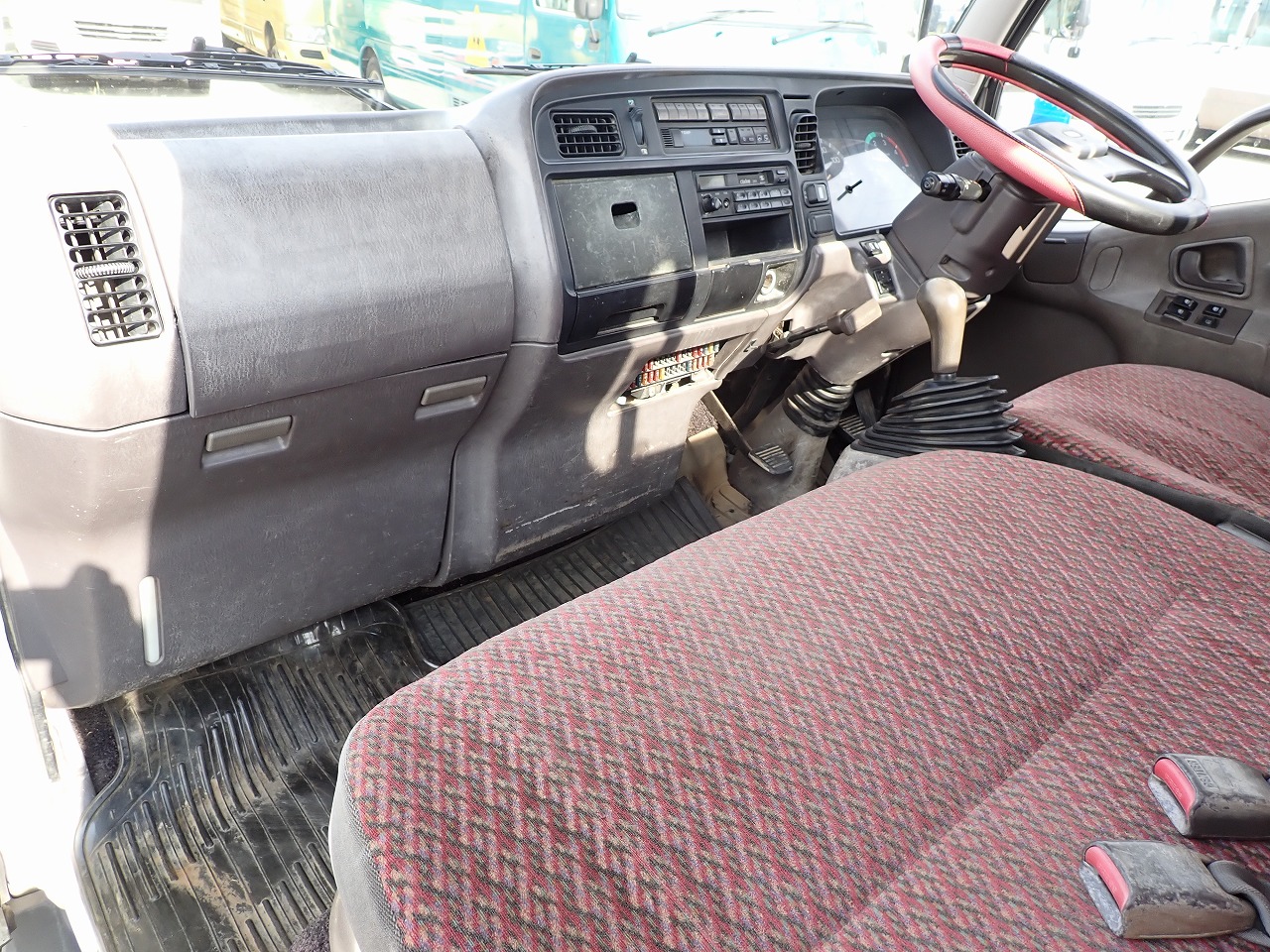MITSUBISHI Canter
