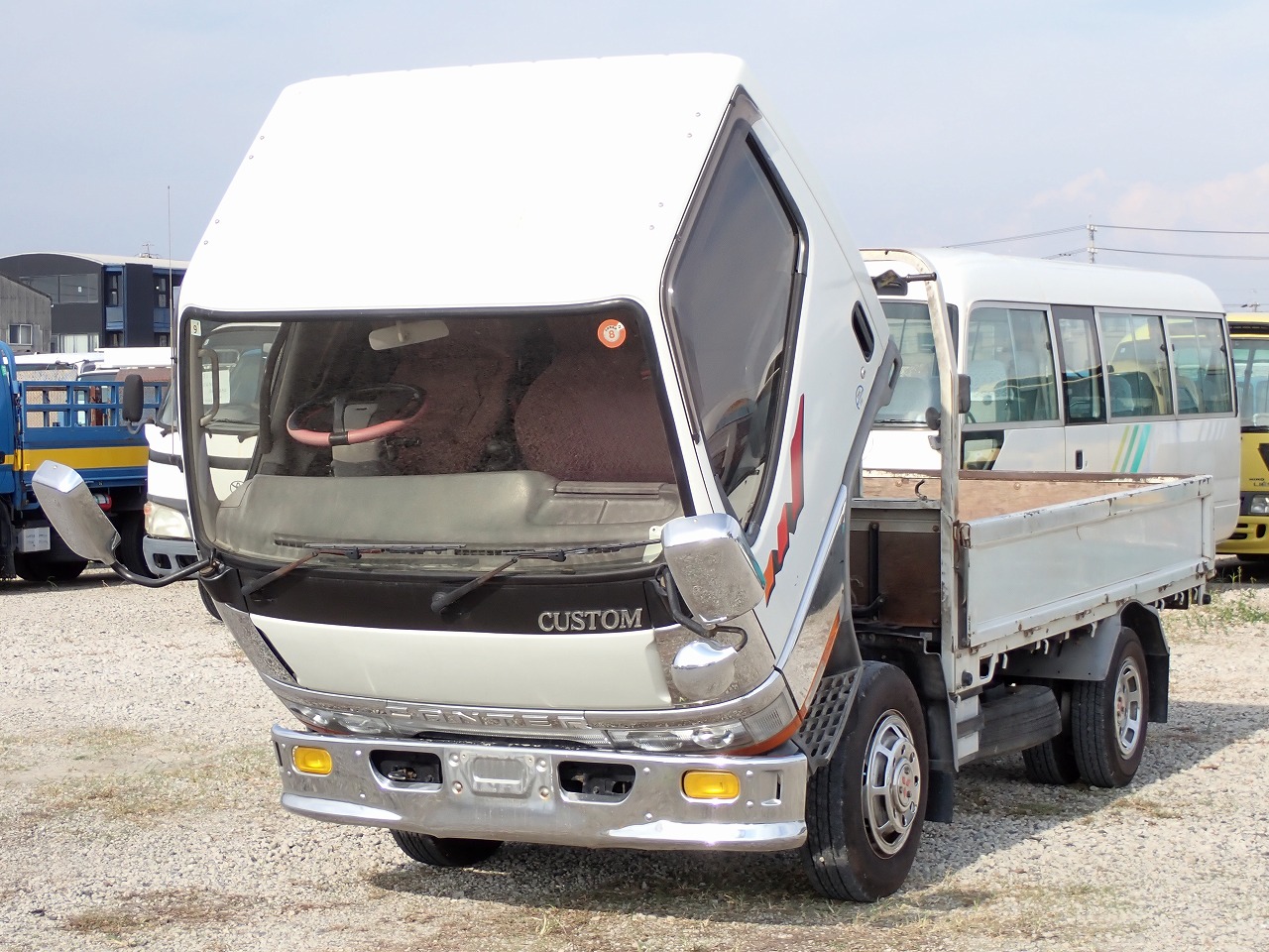 MITSUBISHI Canter