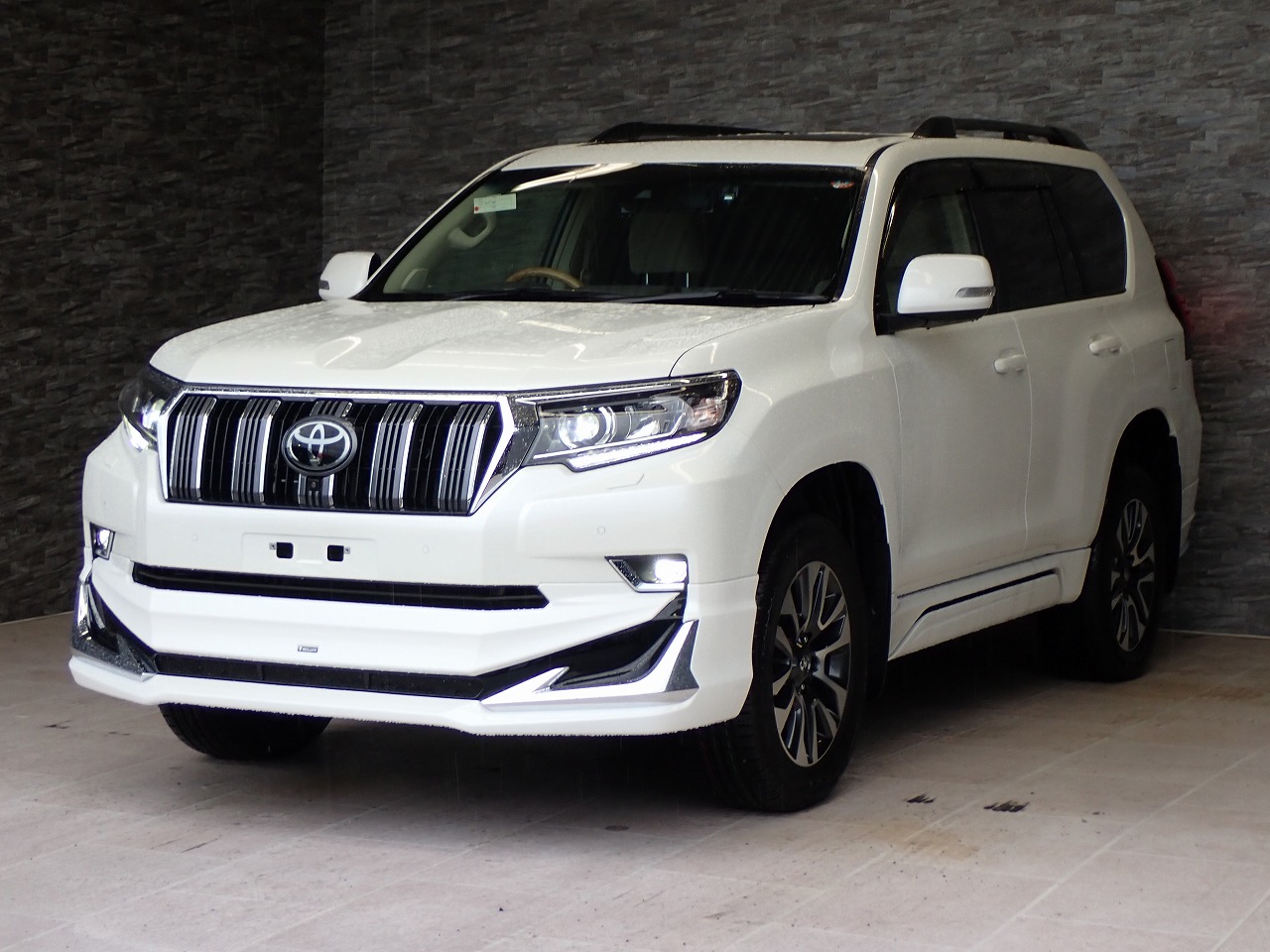 TOYOTA Land Cruiser Prado