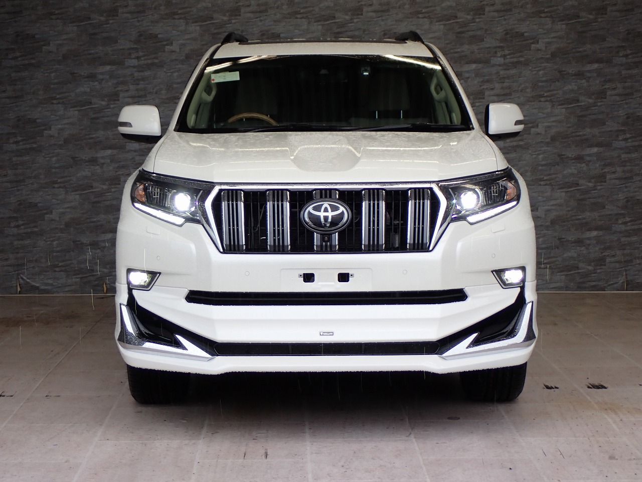 TOYOTA Land Cruiser Prado