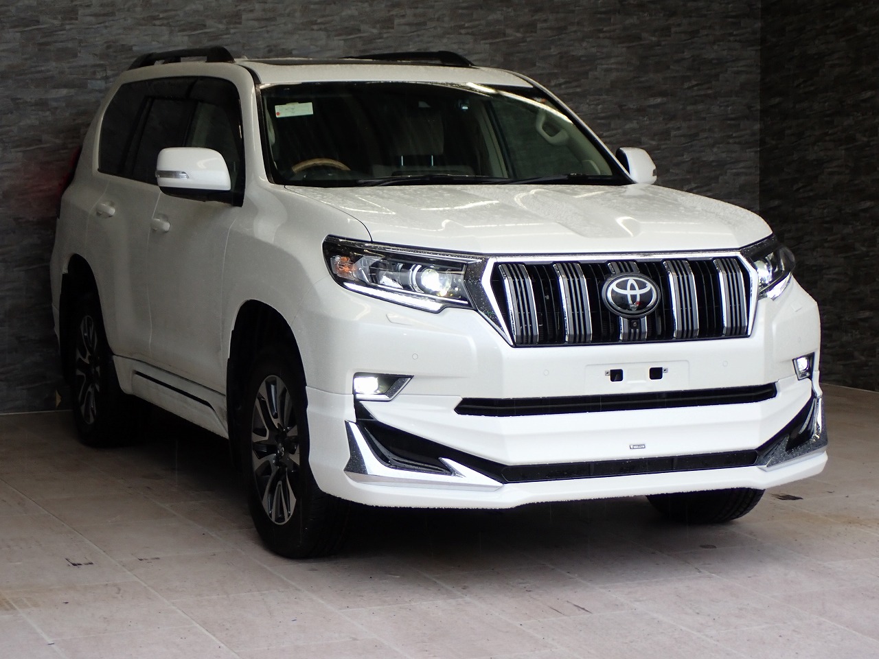 TOYOTA Land Cruiser Prado