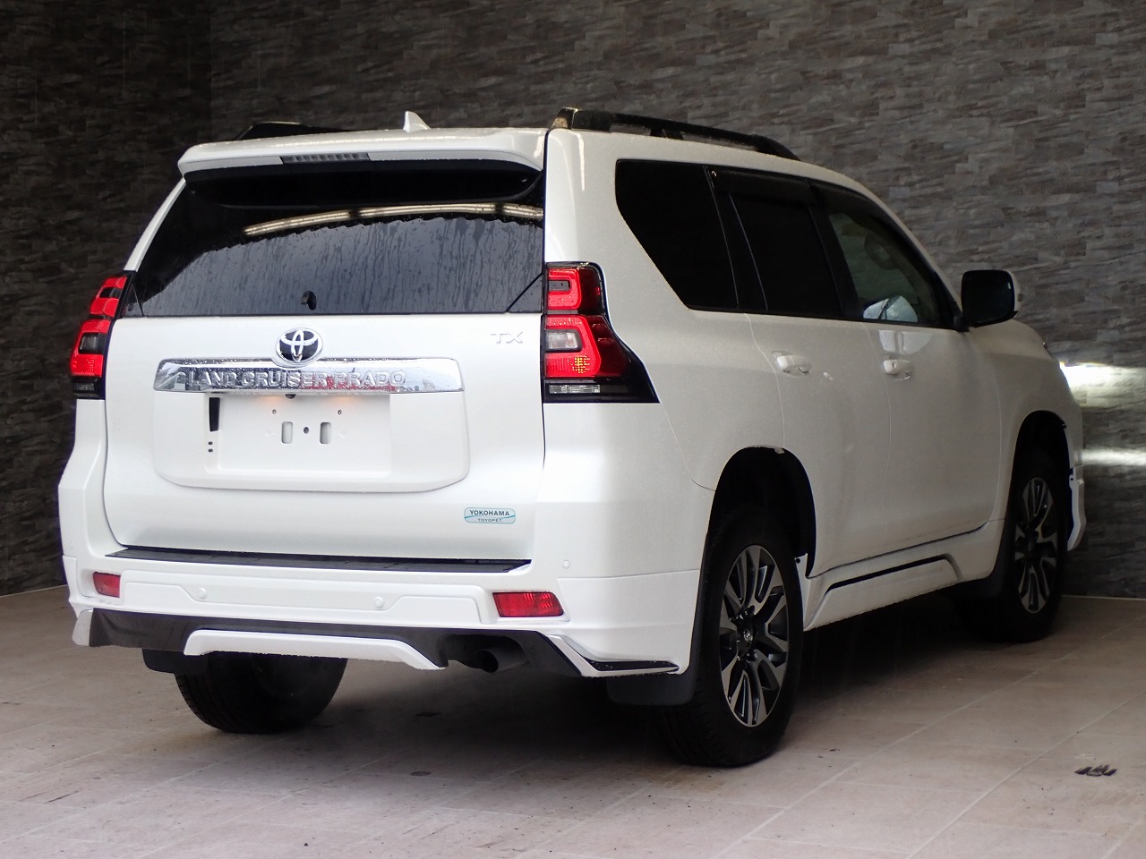 TOYOTA Land Cruiser Prado