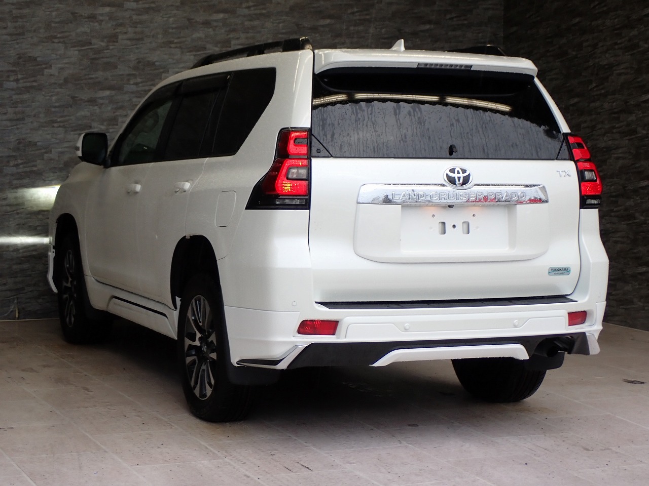 TOYOTA Land Cruiser Prado