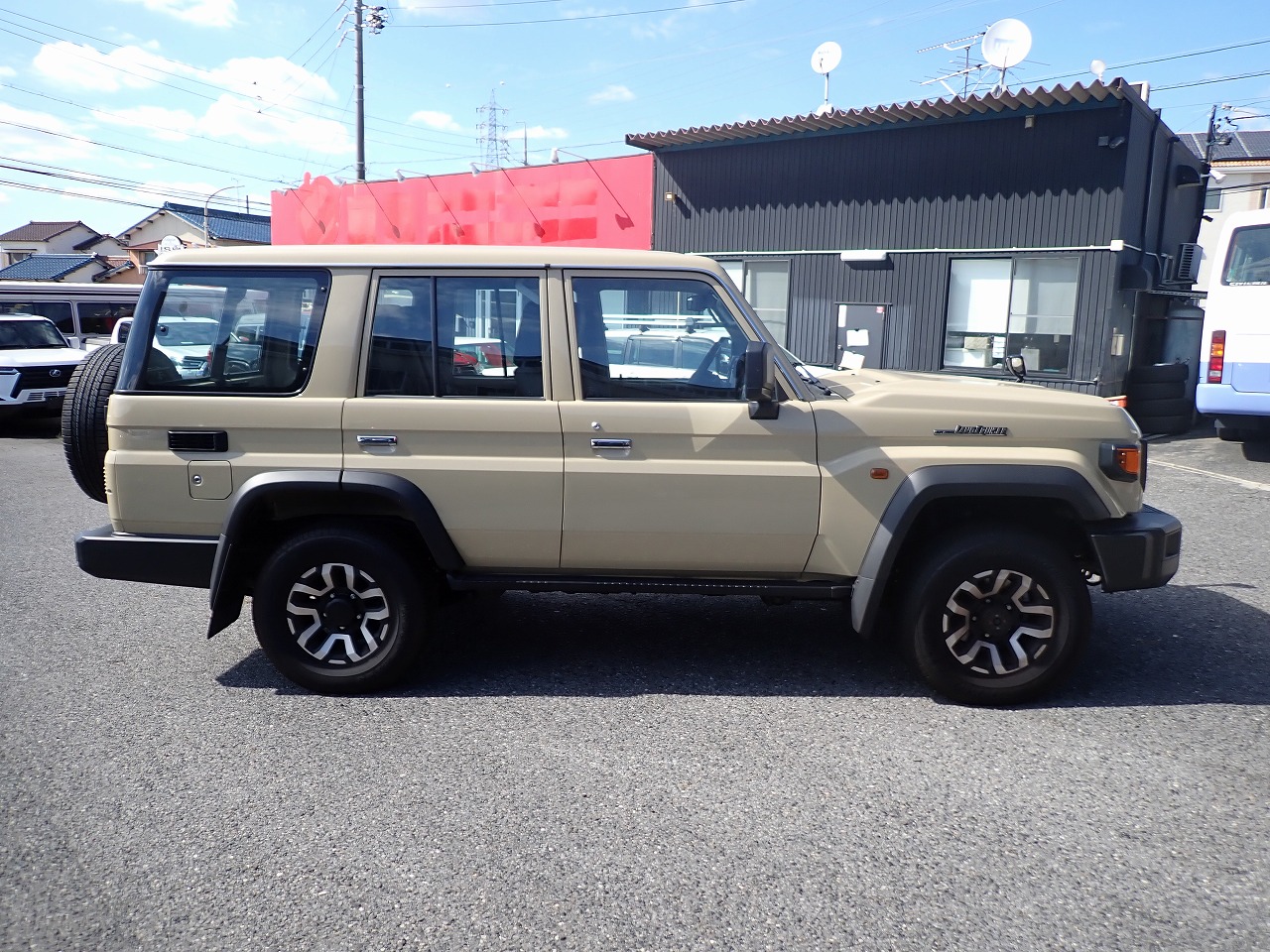 TOYOTA Land Cruiser 70