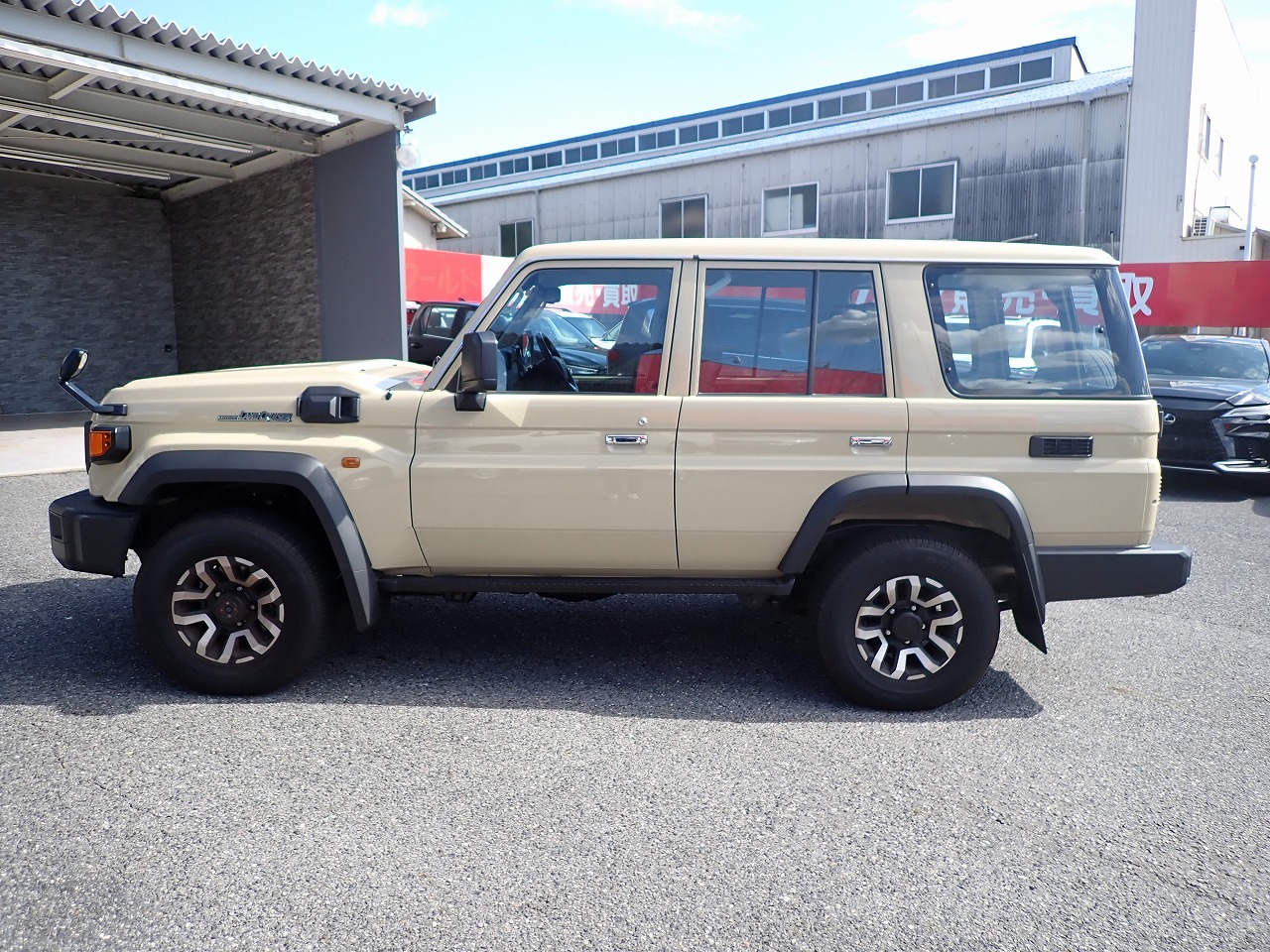 TOYOTA Land Cruiser 70
