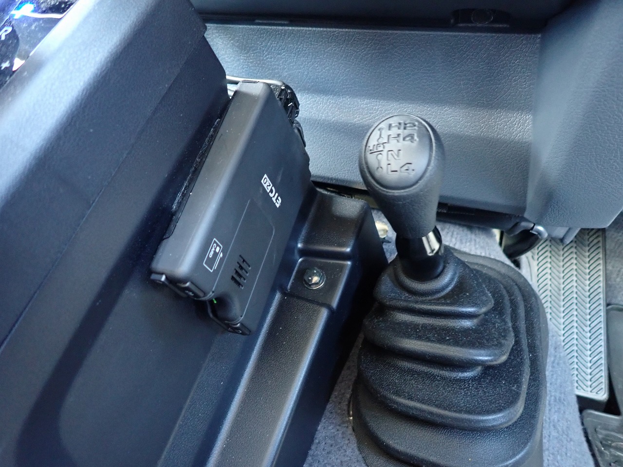 TOYOTA Land Cruiser 70