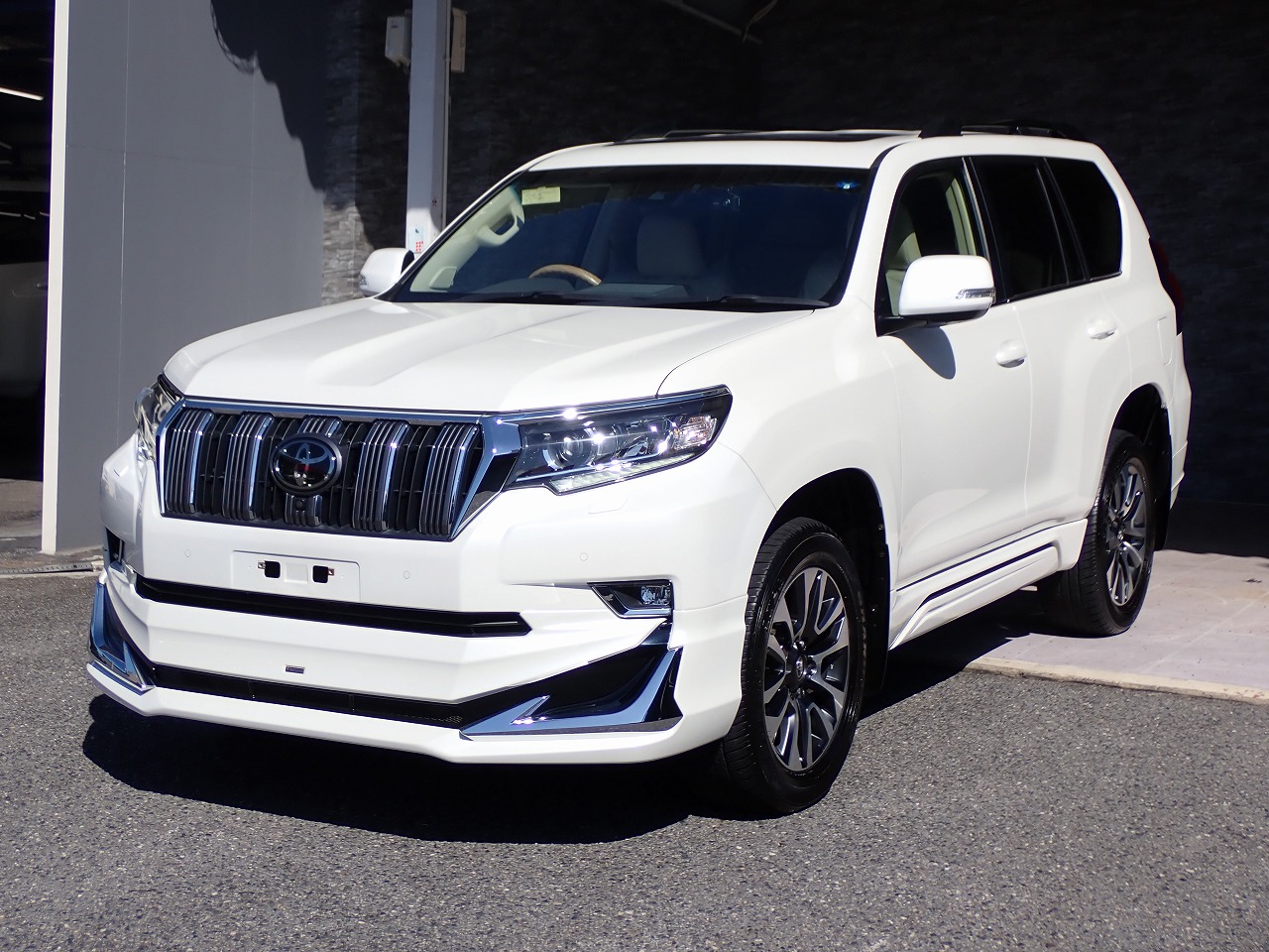TOYOTA Land Cruiser Prado