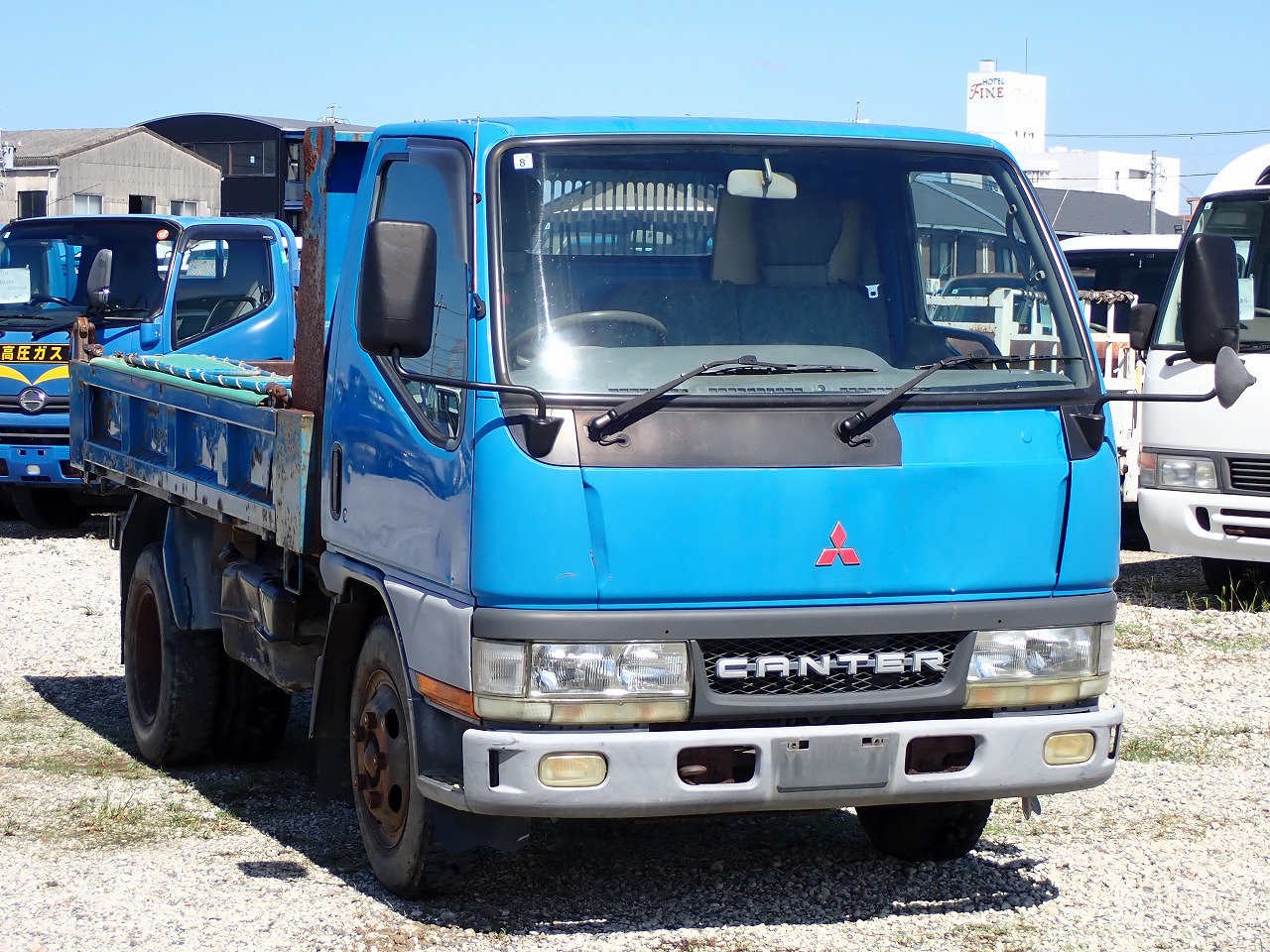 MITSUBISHI Canter