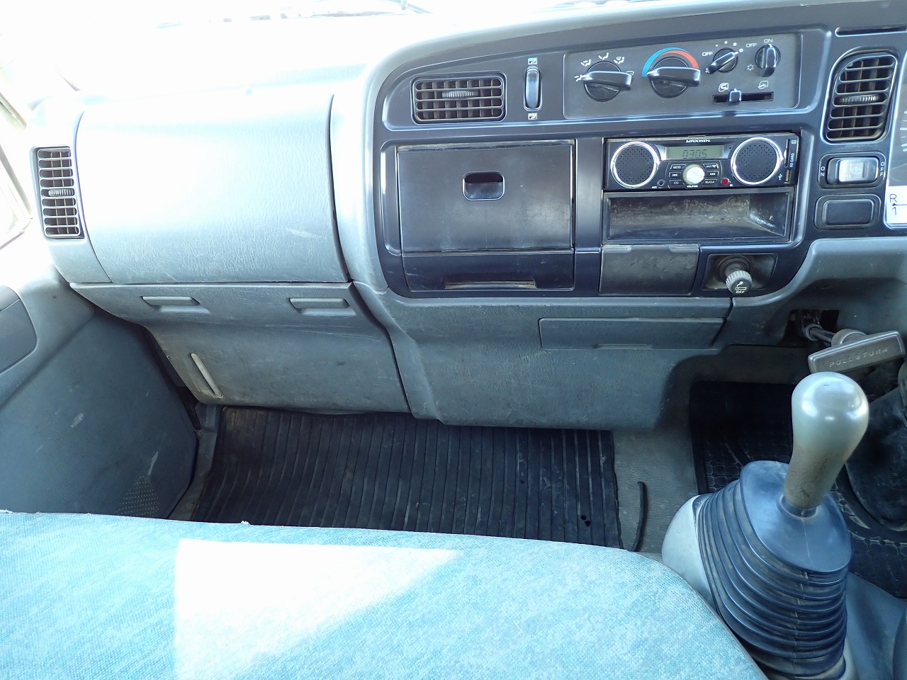 MITSUBISHI Canter