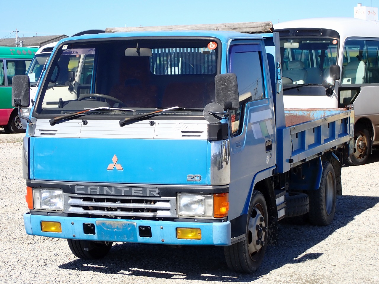 MITSUBISHI Canter
