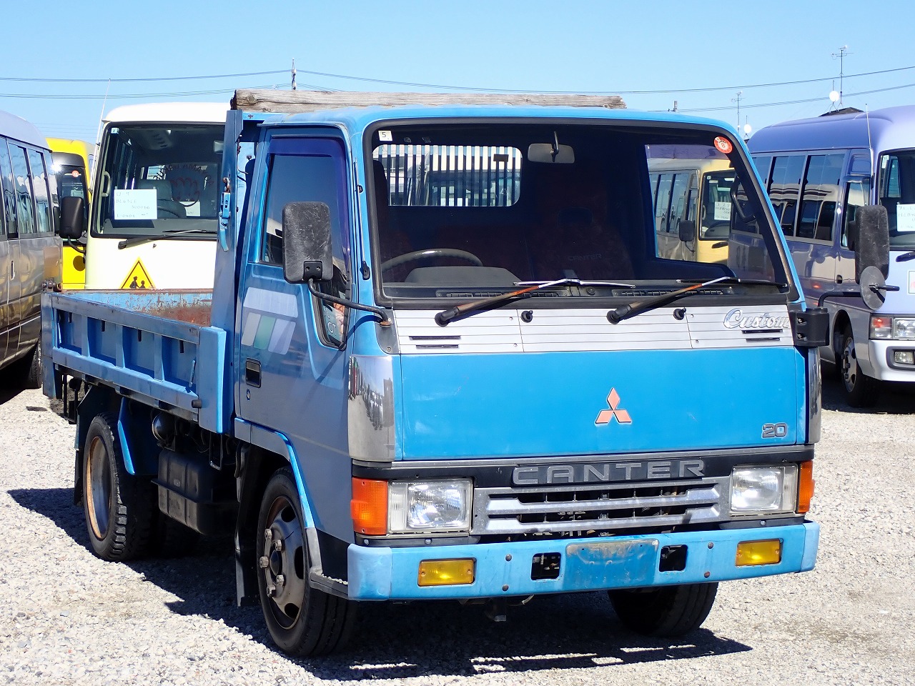 MITSUBISHI Canter