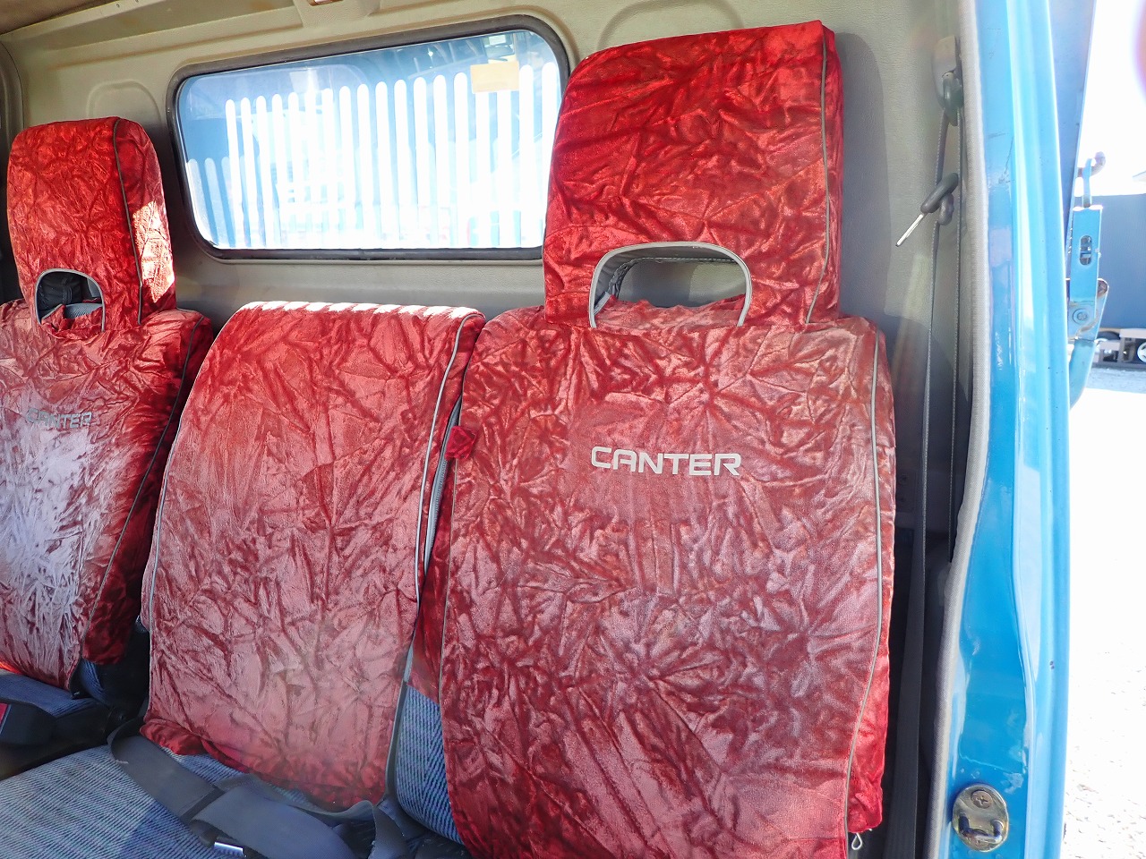 MITSUBISHI Canter