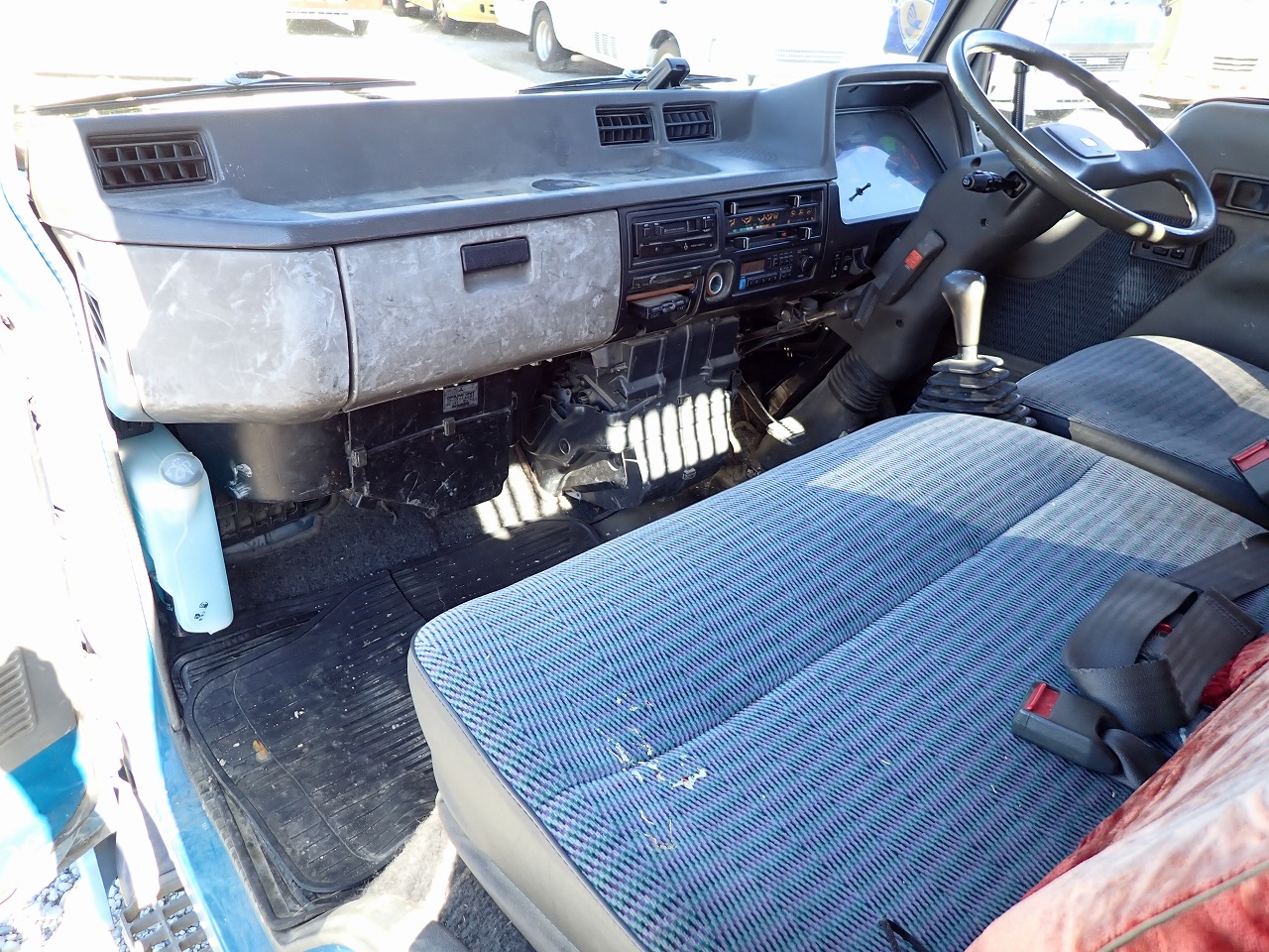 MITSUBISHI Canter
